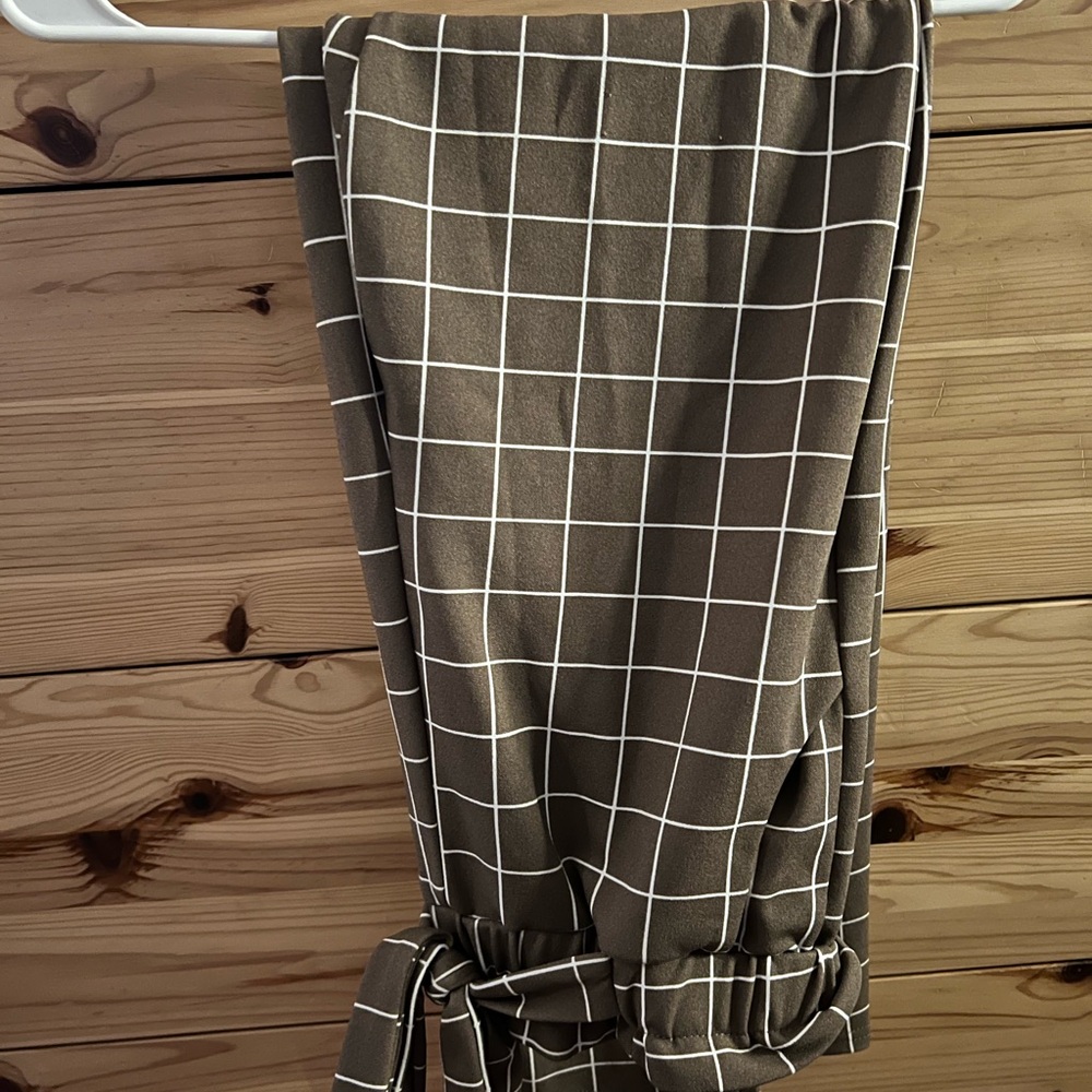 Chic Brown Grid Pattern Pants